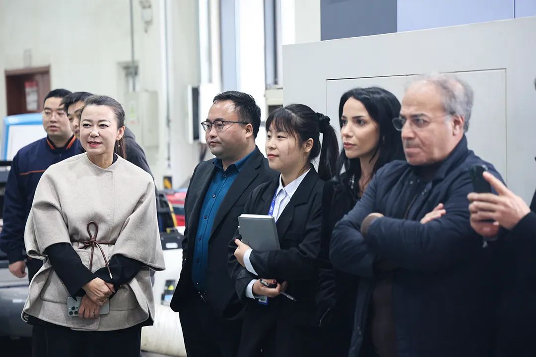 歐委會駐德國首席代表劉靜文攜海外客戶蒞臨迅鐳激光參觀考察！(圖3)