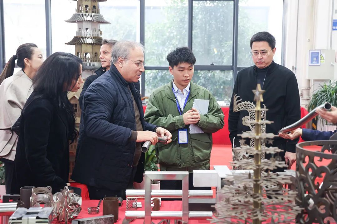 歐委會駐德國首席代表劉靜文攜海外客戶蒞臨迅鐳激光參觀考察！(圖5)